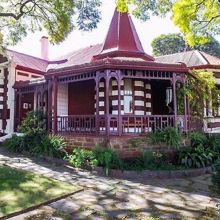 Melvin Residence Guest House Pretoria Bagian luar foto