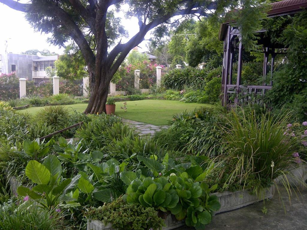 Melvin Residence Guest House Pretoria Bagian luar foto
